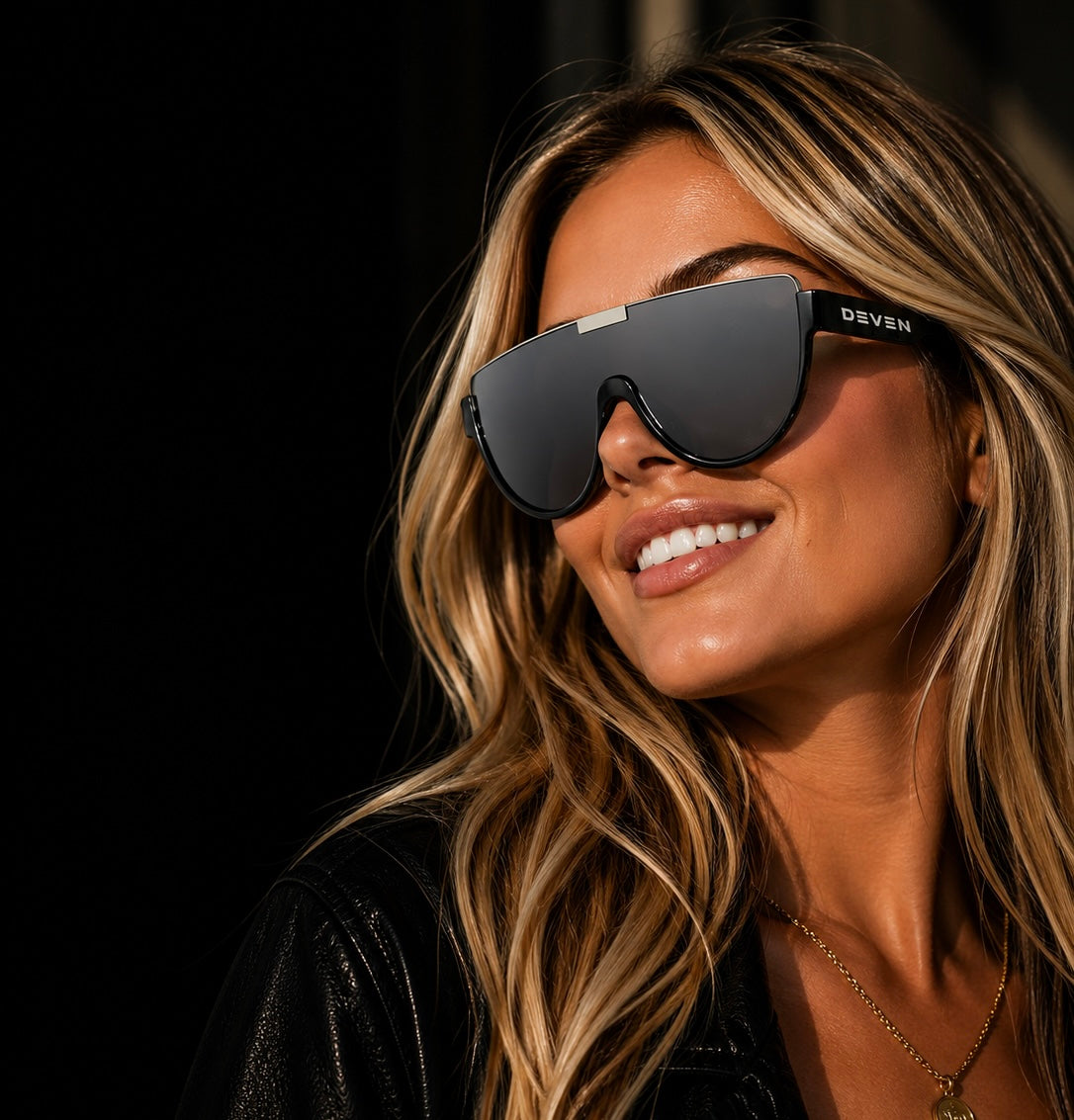 Vixen - Black Frame/Black Lens
